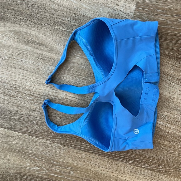 Lululemon Bra 32DD like new - worn once too big for me - Picture 2 of 3